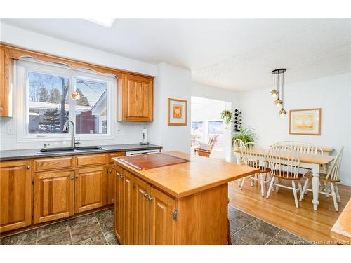 19 Mooers Dr, Fredericton, NB 