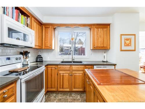 19 Mooers Dr, Fredericton, NB 