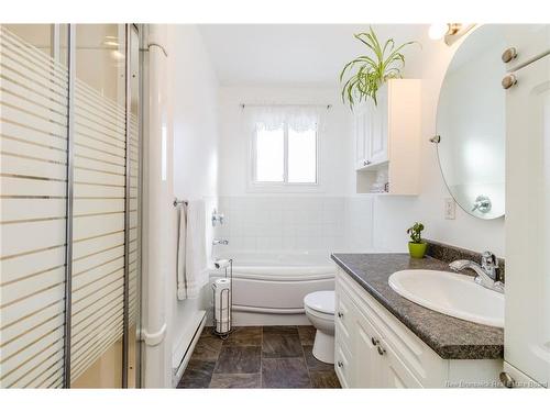 19 Mooers Dr, Fredericton, NB 