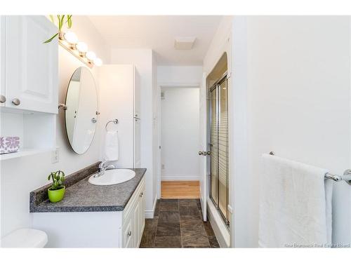 19 Mooers Dr, Fredericton, NB 