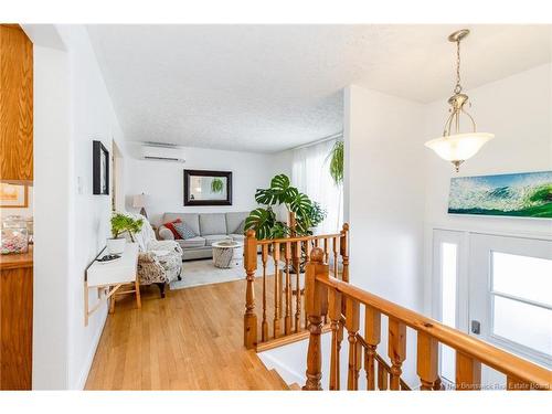 19 Mooers Dr, Fredericton, NB 