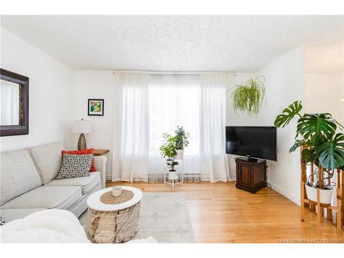 19 Mooers Dr, Fredericton, NB 