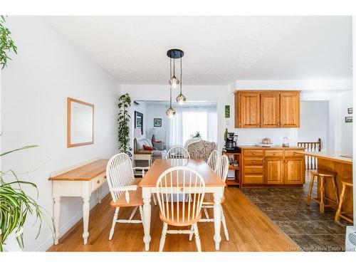 19 Mooers Dr, Fredericton, NB 