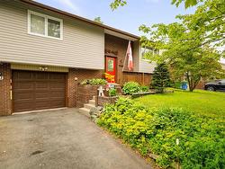 29 Delwood Place Cole Harbour, NS B2V 1S4