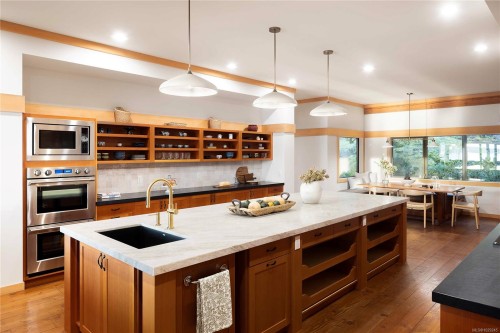250 Holmes Rd, Salt Spring, BC 