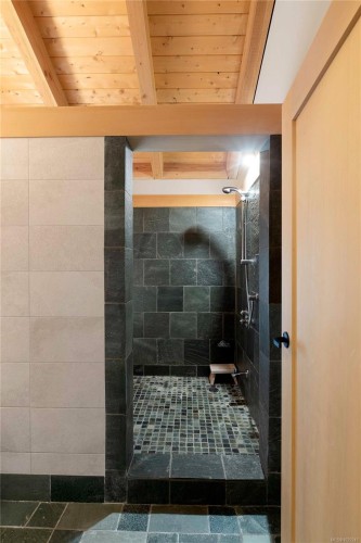 250 Holmes Rd, Salt Spring, BC 