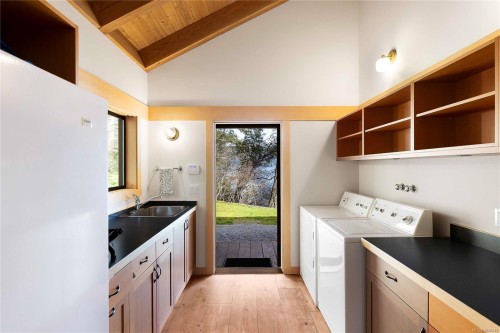 250 Holmes Rd, Salt Spring, BC 