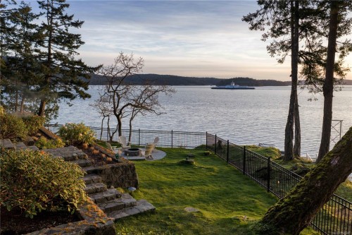 250 Holmes Rd, Salt Spring, BC 