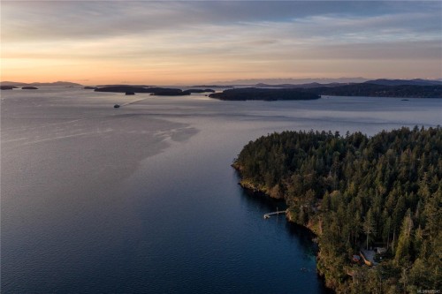 250 Holmes Rd, Salt Spring, BC 