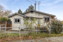 734 Railway Ave Nanaimo, BC V9R 4L2