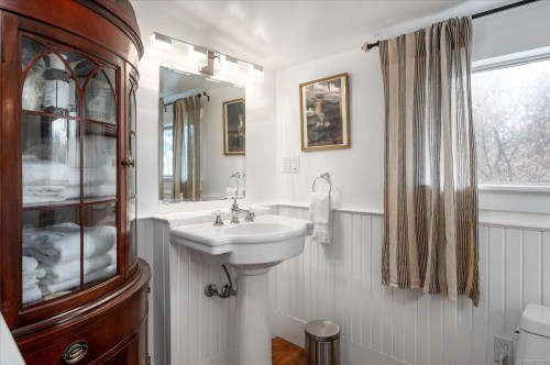 725 Comox Rd, Nanaimo, BC 