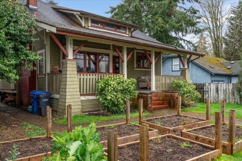 725 Comox Rd, Nanaimo, BC 