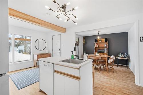 26 Smithfield Ave, Winnipeg, MB 