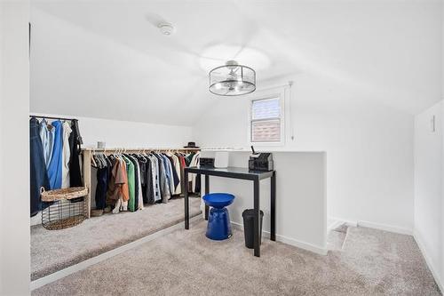 26 Smithfield Ave, Winnipeg, MB 