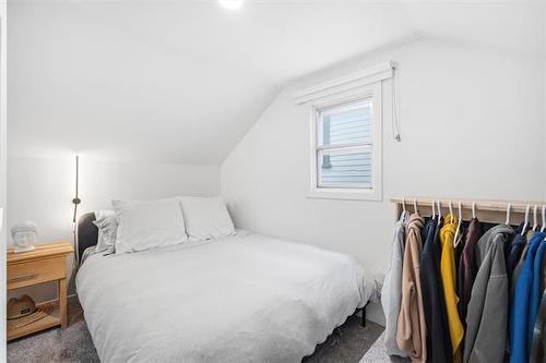 26 Smithfield Ave, Winnipeg, MB 