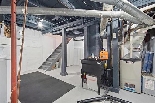 26 Smithfield Ave, Winnipeg, MB 