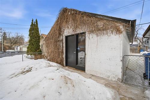 26 Smithfield Ave, Winnipeg, MB 