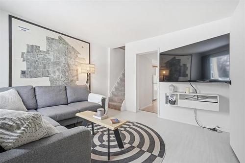 26 Smithfield Ave, Winnipeg, MB 