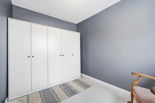 26 Smithfield Ave, Winnipeg, MB 