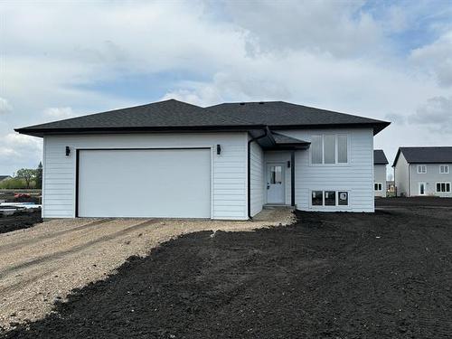 16 Ash Bay, Rosenort, MB 