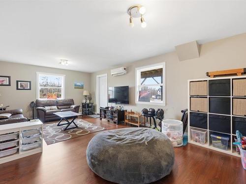 397 Hemlock Drive, Upper Tantallon, NS - Indoor Photo Showing Living Room