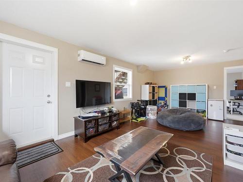 397 Hemlock Drive, Upper Tantallon, NS - Indoor Photo Showing Living Room