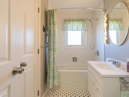 1 Juniper Crescent, Leiblin Park, NS 