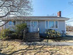 1 Juniper Crescent  Leiblin Park, NS B3R 2H3