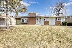 60 FOOTHILLS DRIVE Ottawa, ON K2H 6K3