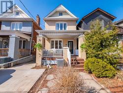116 COLEMAN AVENUE  Toronto, ON M4C 1R1