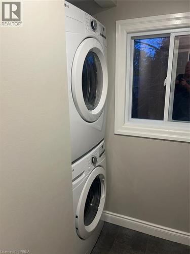 54 Debby Crescent, Brantford, ON - Indoor Photo Showing Laundry Room