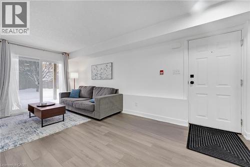 185 Windale Crescent Unit# 1C, Kitchener, ON - Indoor Photo Showing Living Room