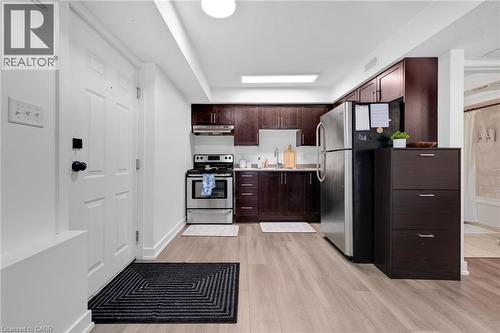 185 Windale Crescent Unit# 1C, Kitchener, ON - Indoor Photo Showing Kitchen