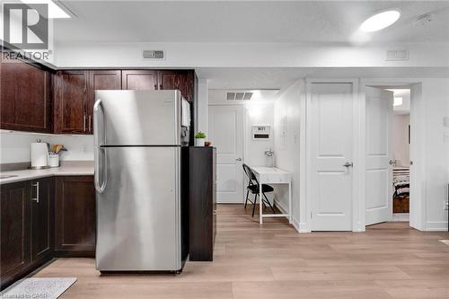 185 Windale Crescent Unit# 1C, Kitchener, ON - Indoor Photo Showing Kitchen