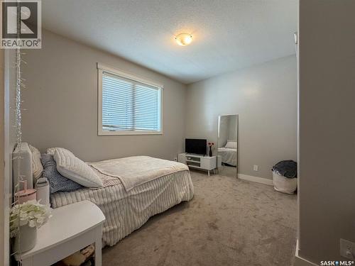 266 - 270 14Th Avenue Ne, Swift Current, SK - Indoor Photo Showing Bedroom