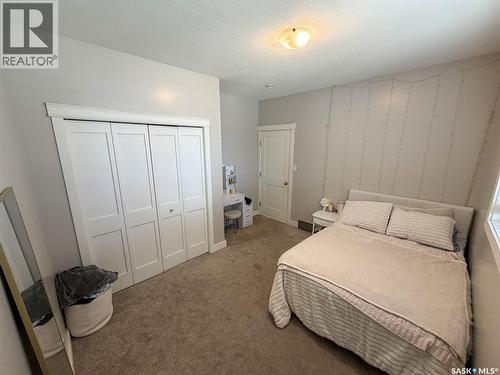 266 - 270 14Th Avenue Ne, Swift Current, SK - Indoor Photo Showing Bedroom