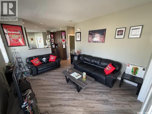 266 - 270 14Th Avenue Ne, Swift Current, SK - Indoor Photo Showing Living Room