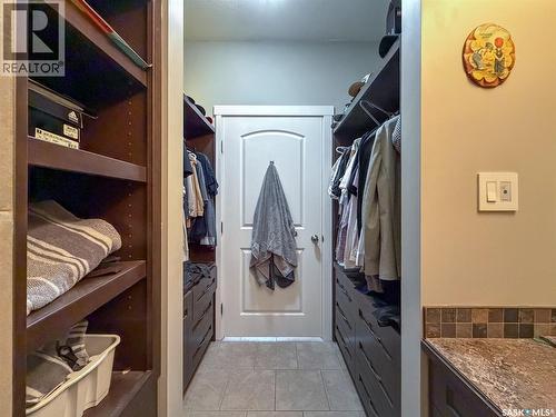 266 - 270 14Th Avenue Ne, Swift Current, SK - Indoor With Storage