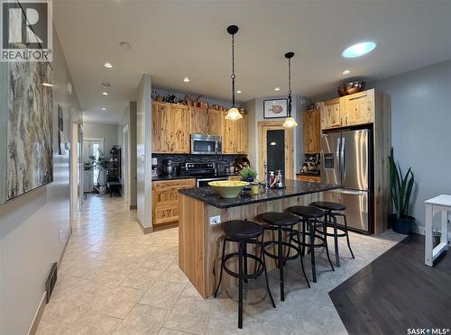 266 - 270 14Th Avenue Ne, Swift Current, SK - Indoor Photo Showing Kitchen
