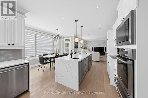 144 Whernside Terrace, Ottawa, ON - Indoor Photo Showing Kitchen With Upgraded Kitchen