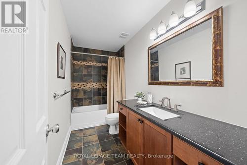 144 Whernside Terrace, Ottawa, ON - Indoor Photo Showing Bathroom