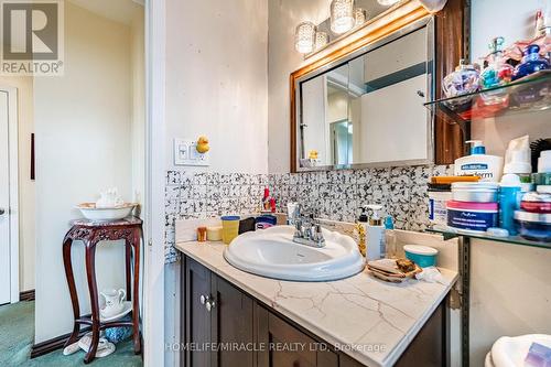 7150 Harwick Drive, Mississauga, ON - Indoor Photo Showing Bathroom