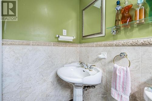 7150 Harwick Drive, Mississauga, ON - Indoor Photo Showing Bathroom