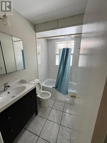 1219 Argreen Road, Mississauga, ON - Indoor Photo Showing Bathroom