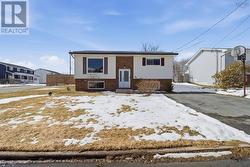 60 La Pierre Crescent  Dartmouth, NS B2W 5E2