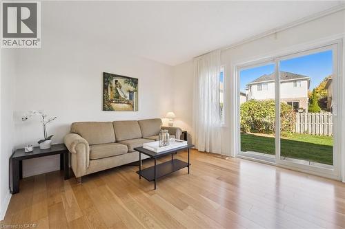 151 Clairfields Drive Unit# 3, Guelph, ON - Indoor Photo Showing Living Room
