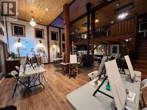 9340 Malaspina Rd, Powell River, BC - 