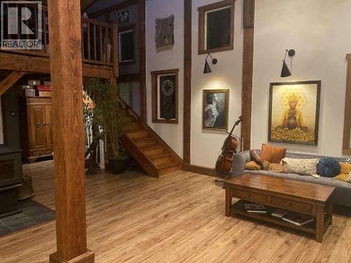 9340 Malaspina Rd, Powell River, BC - Indoor