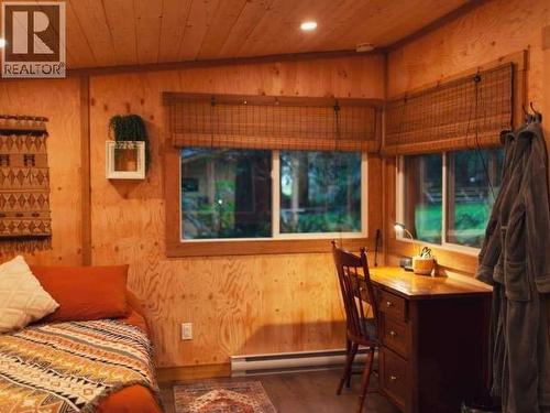 9340 Malaspina Rd, Powell River, BC - Indoor