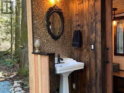 9340 Malaspina Rd, Powell River, BC - 